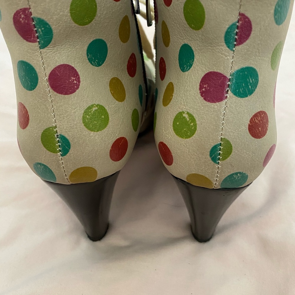 Adorable Polkadot Heels - Picture 3 of 5